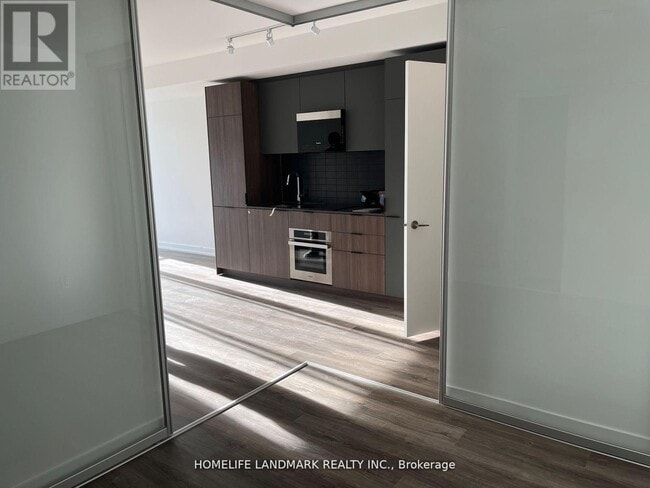 Photo du bâtiment - 28 Eastern Ave