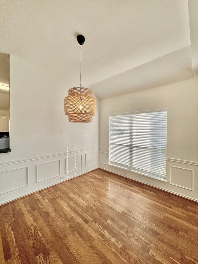 Foto del edificio - Recently updated home minutes from Grandscape