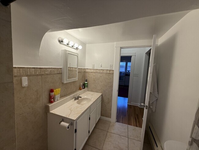 Foto del edificio - 1222 Windsor St