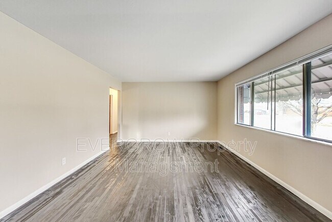Building Photo - 5455 Rinehart Ave