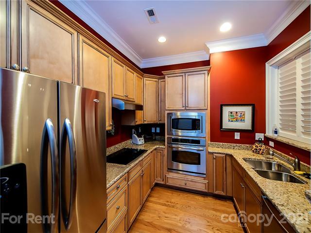 Building Photo - 6725 Louisburg Square Ln