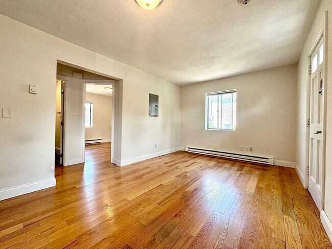 Building Photo - 19 Brown St