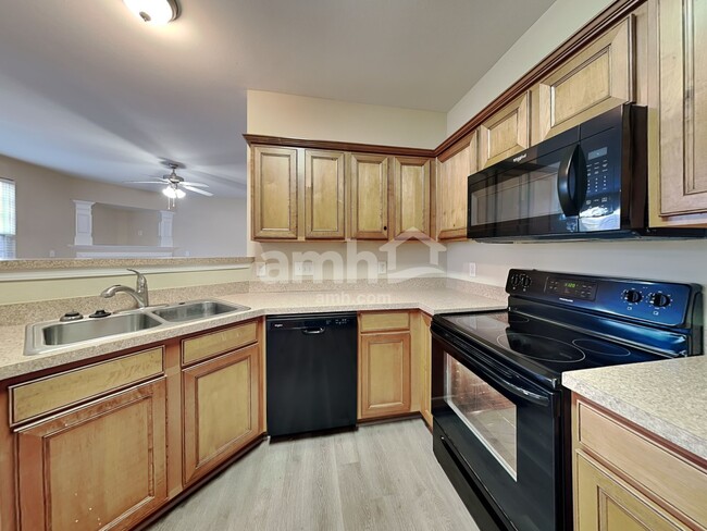 Building Photo - 802 Celtic Crossing Dr