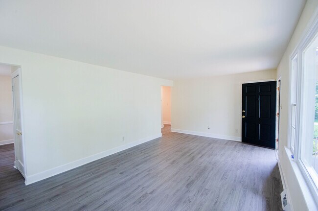 Foto del edificio - 913 Ironington Rd