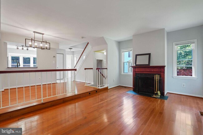 Building Photo - 8498 Laurel Oak Dr