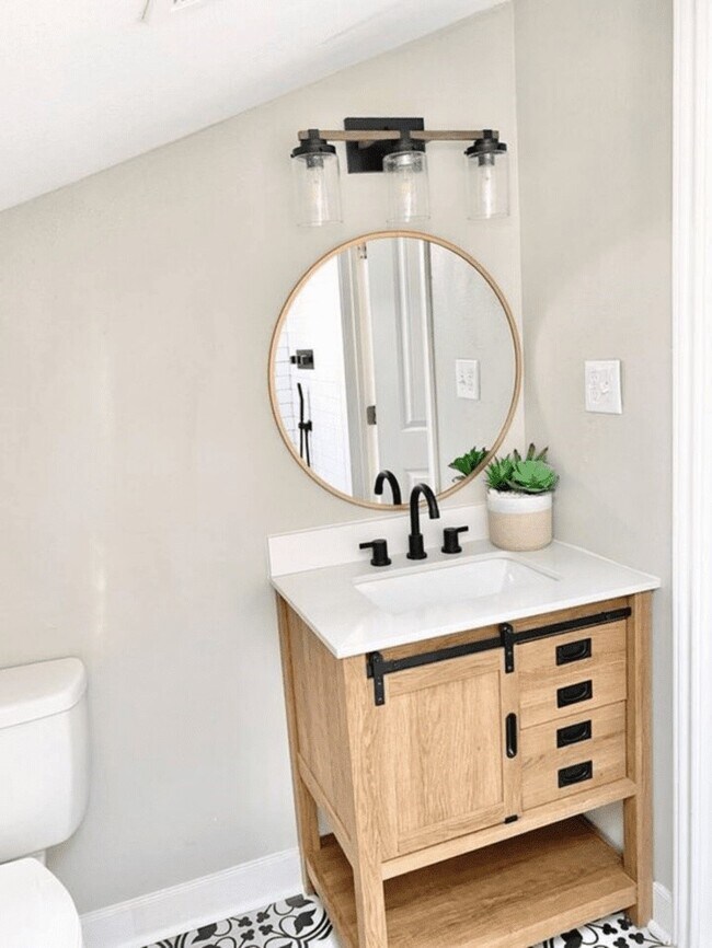 Foto del edificio - 6716 Jefferson Blvd