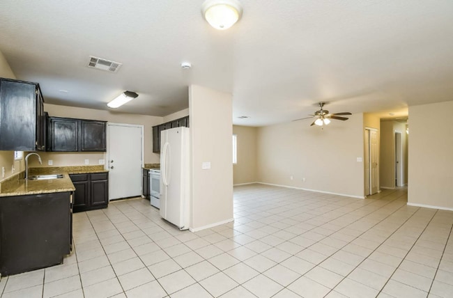 Building Photo - 3143 W Roeser Rd