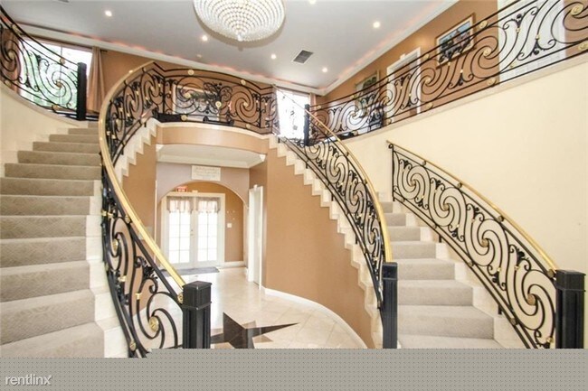 Foto del edificio - 3 br, 3.5 bath House - 7735 Winnetka Ave