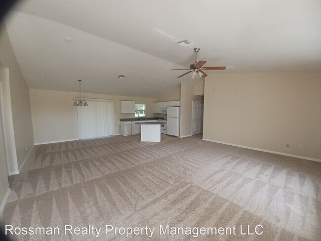 Foto del edificio - 3 br, 2 bath House - 1905 NE 21 Place