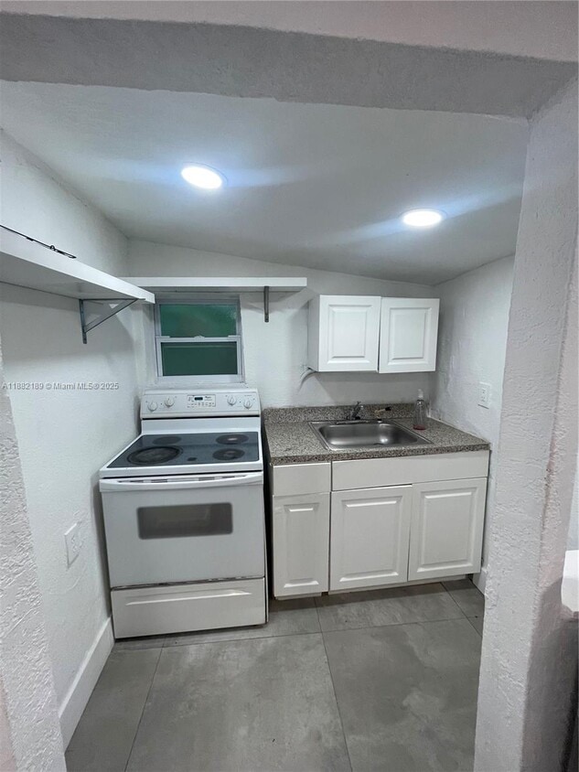 Building Photo - 460 NW 82nd Terrace