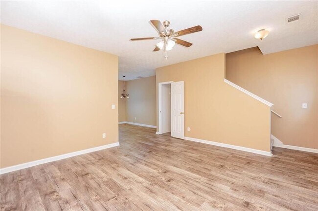 Foto del edificio - 102 Timber Ridge Dr