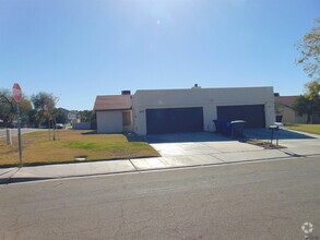 Building Photo - 1403 W Las Lomas St