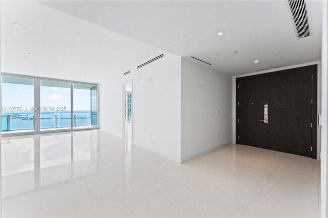 Foto del edificio - 300 Biscayne Blvd Way