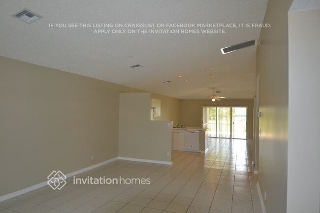 Building Photo - 2542 Country Golf Dr