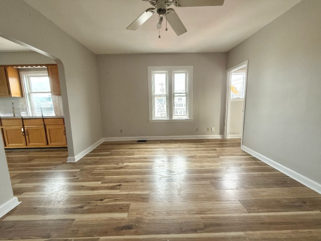 Building Photo - 13 Brooks Ave