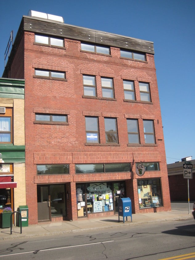 28 Federal St Unit Floor 1, Greenfield, MA 01301 Room for Rent in