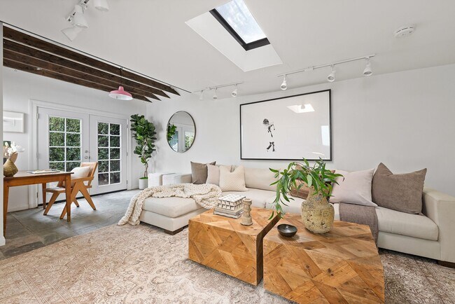 Foto del edificio - 1311 N Cherokee Ave