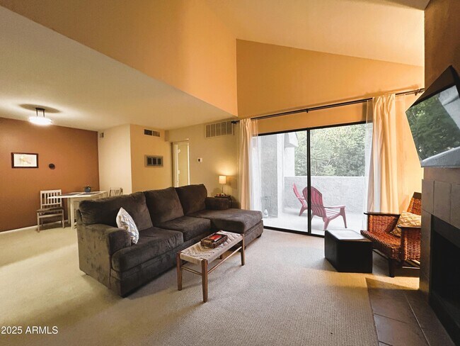 Foto del edificio - 10055 E Mountainview Lake Dr