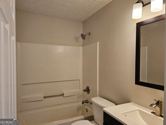 Foto del edificio - 986 Ashton Oak Cir