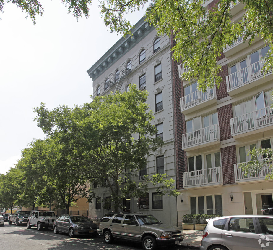 Building Photo - 348-360 E 119th St