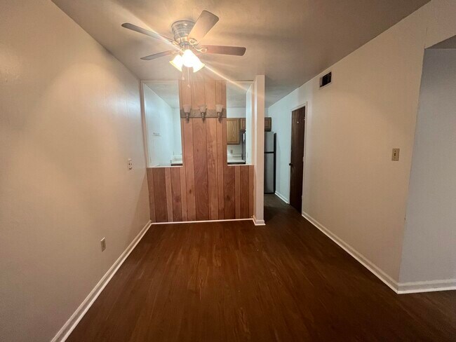 Foto del edificio - 1598 Kay Ave