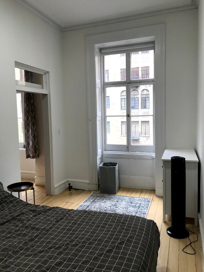 Foto del edificio - 49 E 10th St