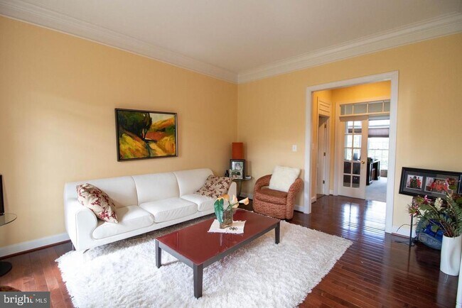 Foto del edificio - 5213 Carson Ct