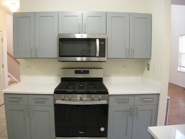 Building Photo - 138 Tanglewood Dr