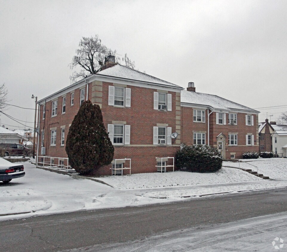 Building Photo - 7-11 Marson Dr