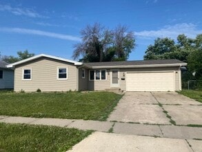 Building Photo - 166 Harbet Ave NW