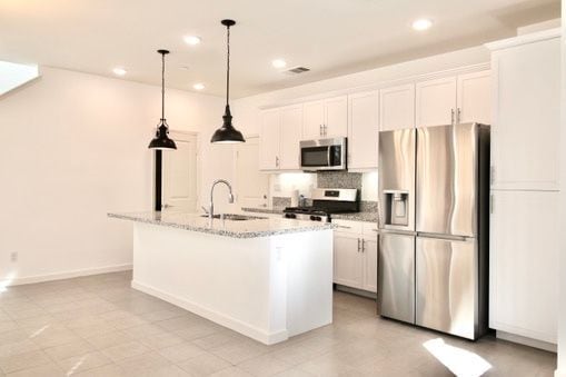 Building Photo - 35807 Landon Ln