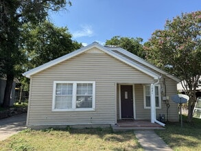 Building Photo - 1021 Green St