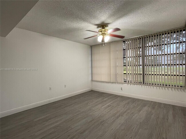 Building Photo - 1705 Whitehall Dr