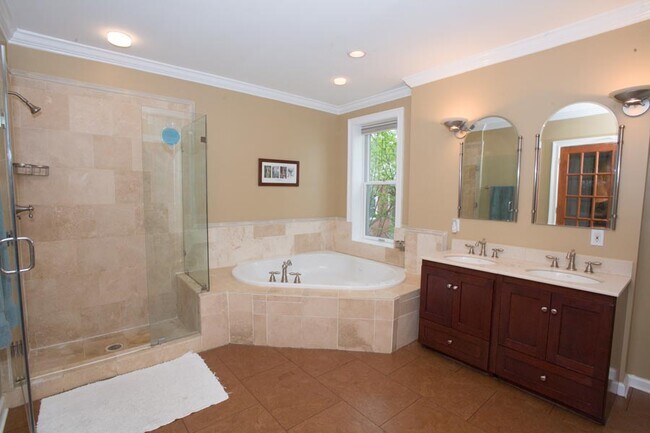 Foto del edificio - 2134 13th St NW