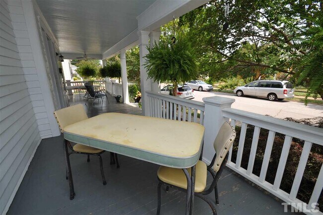 Foto del edificio - 616 Wills Forest St