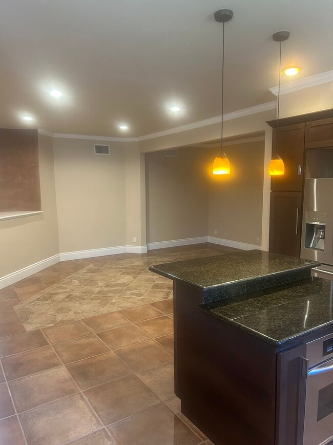 Foto del edificio - Huge modern 2 bedroom, single floor guest ...