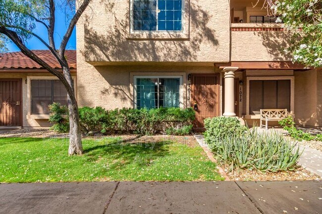 Building Photo - 4901 E Kelton Ln