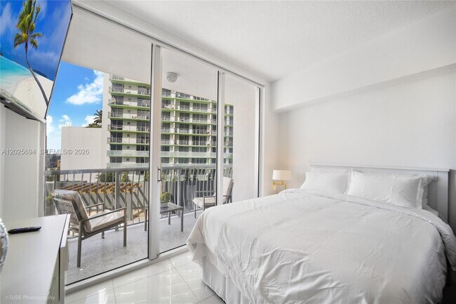 Foto del edificio - 1750 N Bayshore Dr