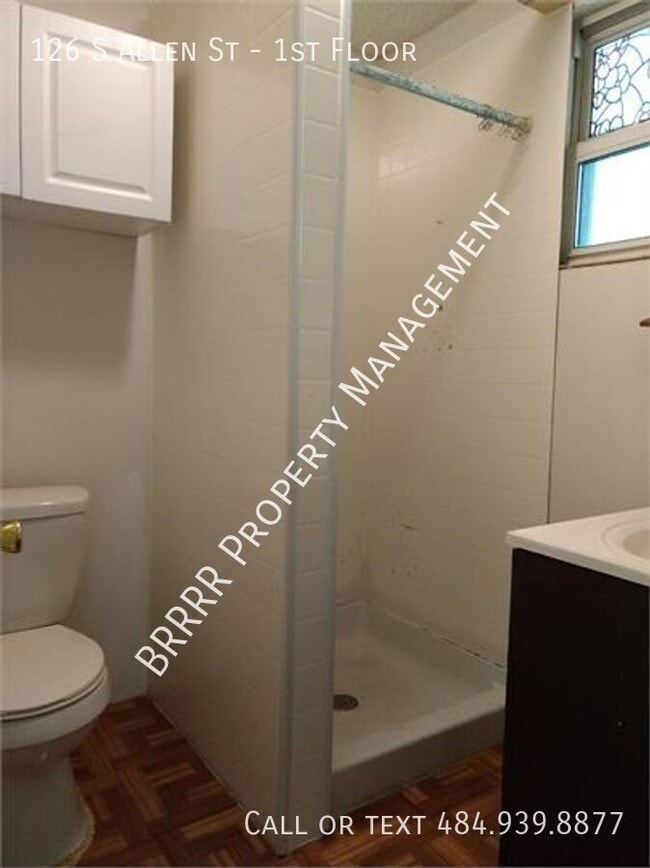 Building Photo - 126 Allen St