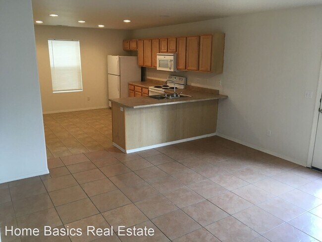 Building Photo - 3 br, 2 bath House - 2073 E Summit Way