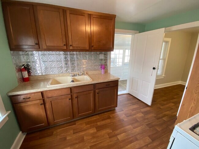 Building Photo - 3 Bed 1 Bath Single Family Home for Rent