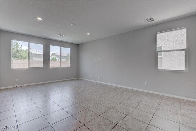 Building Photo - 114 Manzanita Falls Ave