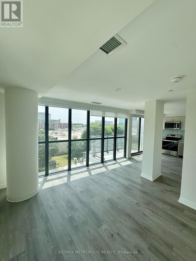 Photo du bâtiment - 325-325 Yorkland Blvd