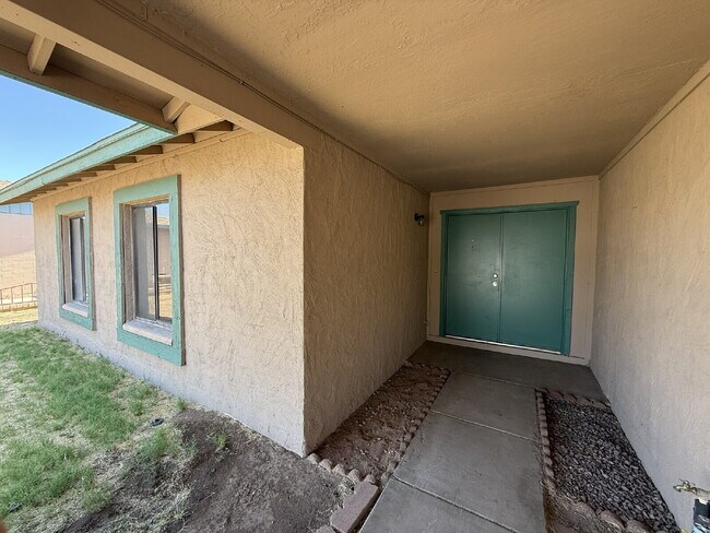 Building Photo - "Charming 4-Bedroom Haven with 2 Baths in ...
