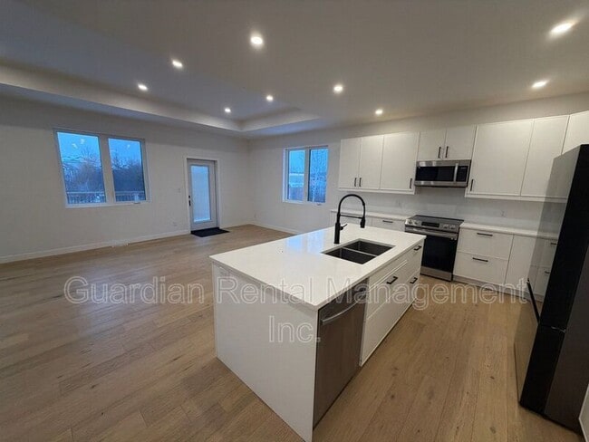 Building Photo - 2980 King George's Park Dr