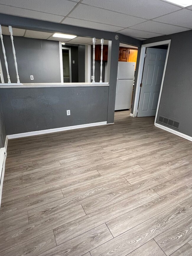 Building Photo - 1st floor apartment