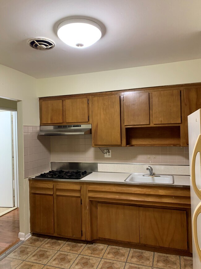 Building Photo - 10532 Flatlands 1st St