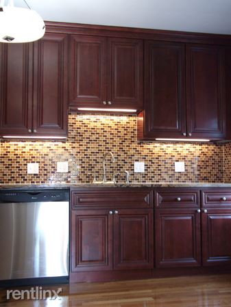 Foto principal - 534 Lagrange St