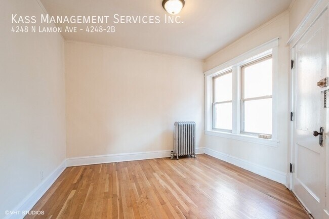 Foto del edificio - 4248 N Lamon Ave