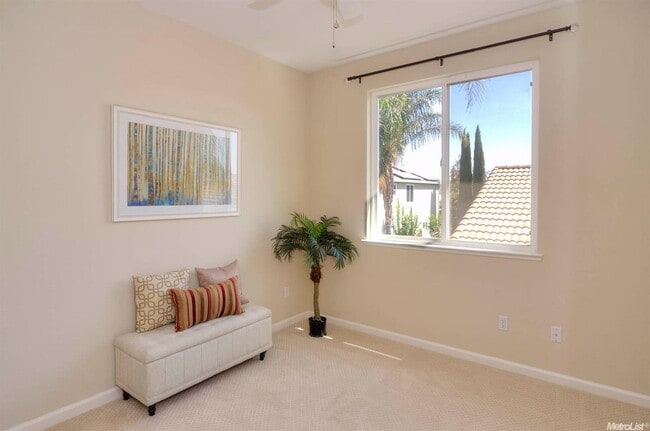 Building Photo - Wonderful Two Story Single House with Gorg...